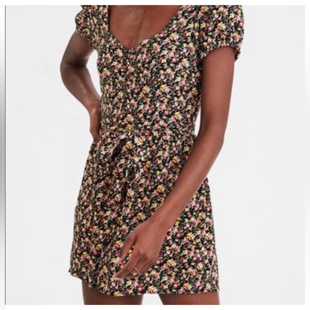American Eagle flowy floral Romper size XS